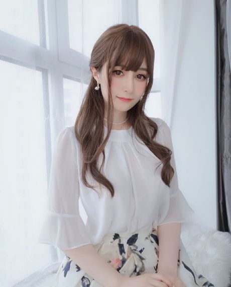 房间里的日本女人