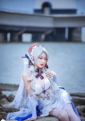 两男吮着她的花蒂尿的拍摄地点