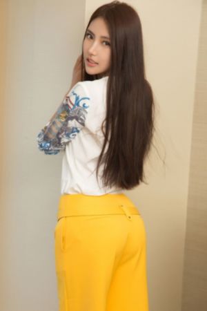 小镇春色