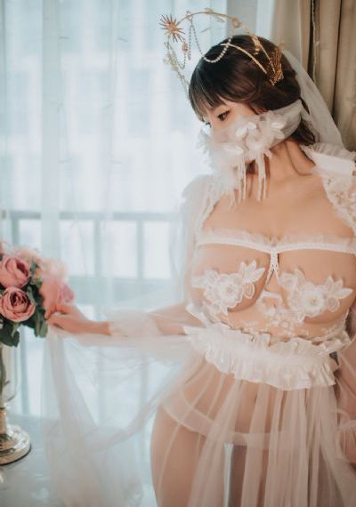 办公室撞击着旗袍美妇的肉体视频